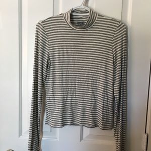American Eagle long sleeve turtleneck!